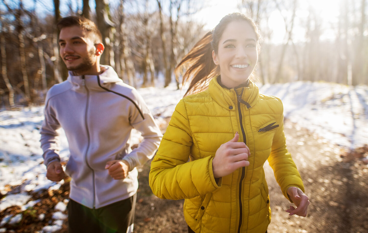 couple-running-in-cold-weather